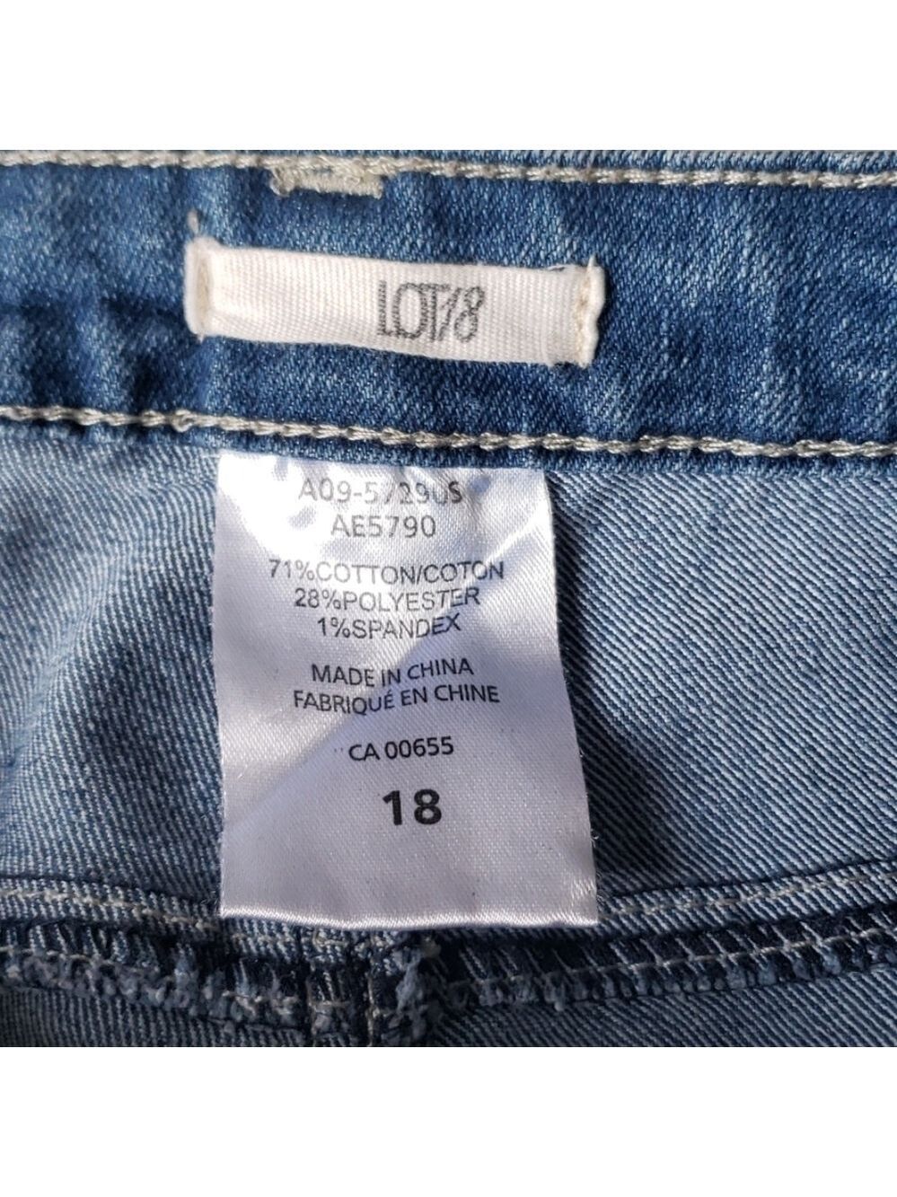 Lot18 Medium Distressed Jeans - Picture 6 of 6